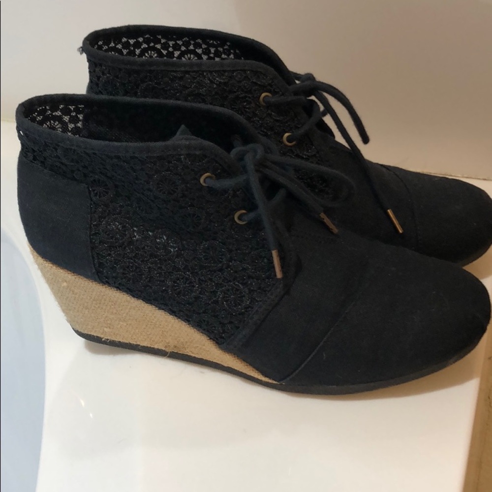 Black tan wedge